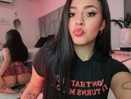 Watch SaraRibeiro69 live on cam on BongaCams
