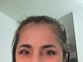 I Am A Brunette And A Live Cam Delicious Girl Is What I Am