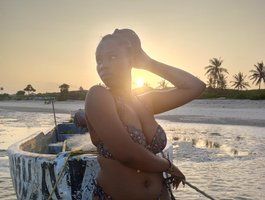 juiciey254 webcam model