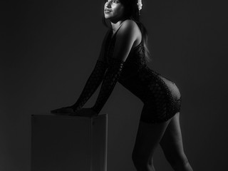 Presence and elegance in pleasure