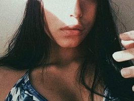 JapinhaGostosa live cam model at BongaCams