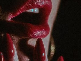 Watch hellshell300 live on cam on BongaCams