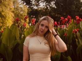Milesha live cam model at BongaCams