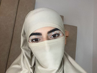 There are looks that taste like desire