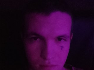 I'm 20 And I Am A Brunette! People Call Me BulbaTrap1
