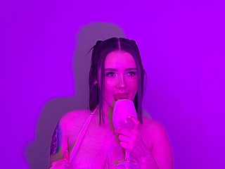 Angel face, devil thoughts