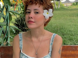 I Am A Redhead! A Live Cam Appealing Female Is What I Am
