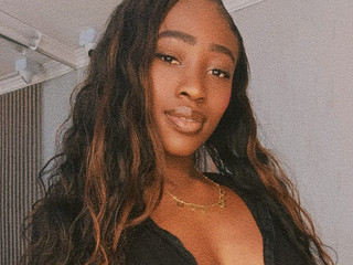 DO YOU LIKE HOW THIS DRESS LOOKS?