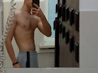My Model Name Is Hromokey0, I'm 18
