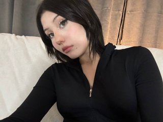 My Age Is 19 Years Old! A Webcam Cute Hottie Is What I Am And I Am A Brunette