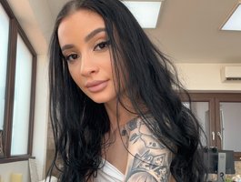 lovemexoxo live cam model at BongaCams