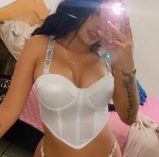 emily-monroee