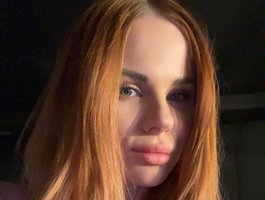 LunaLicks live cam model at BongaCams