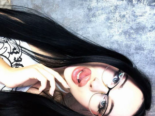 Daddys naughty  girl