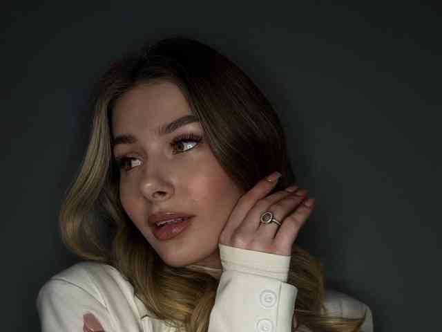 EvaEllis