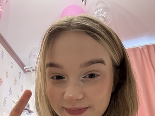 	(ﾉ´ヮ`)ﾉ*: ･ﾟ