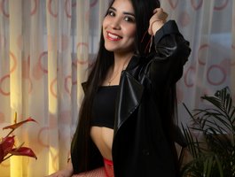 Aly-LovingLive Webcam