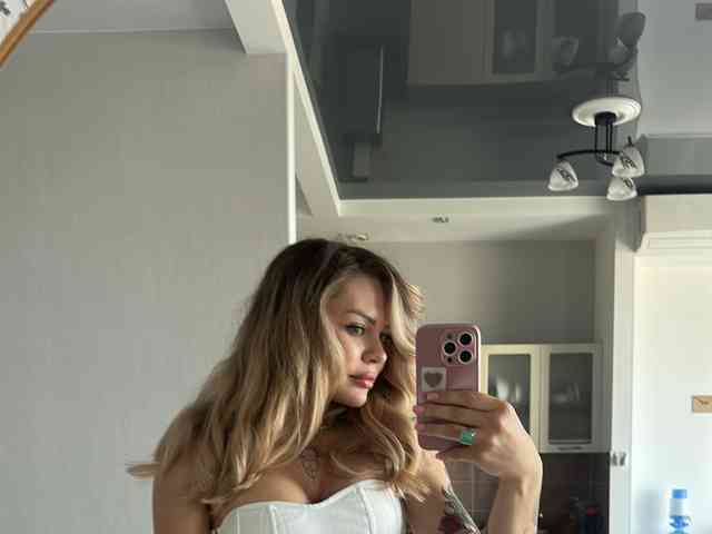 Baby-blonde