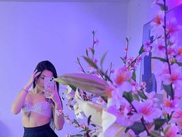Scarlet-lou