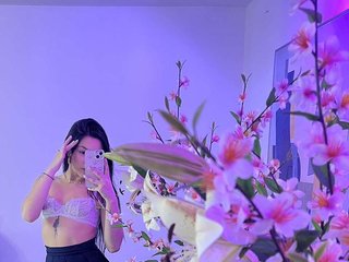 Scarlet-lou