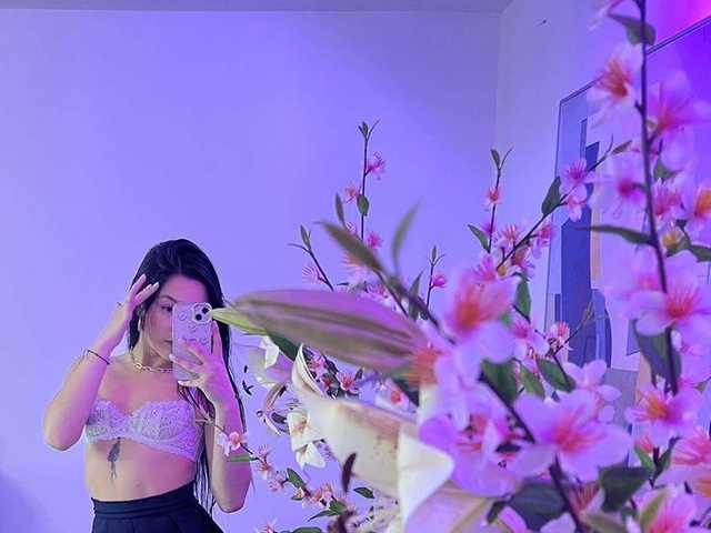 Scarlet-lou