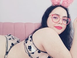 curvy-cumeater