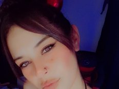 Carolineevans - Live Cam