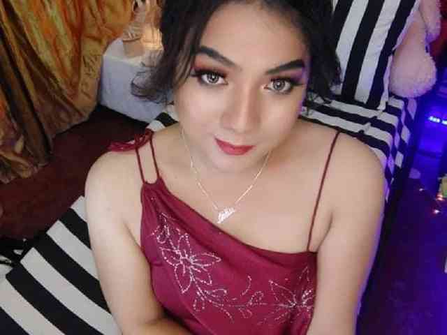 UrLovelyAKHIE