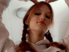 AnnyiBlue - Live Cam