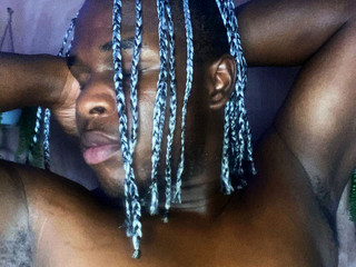 Eyes closed, skin on fire, mind free