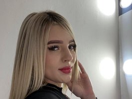 NatalyLeBlanc live cam model at BongaCams