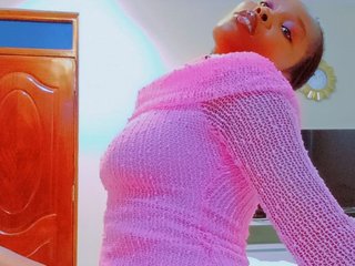 I Am A Brunette, I'm A Camming Hot Woman And I'm 21
