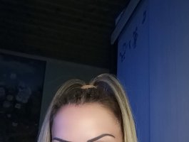 Lastochkas10 webcam model