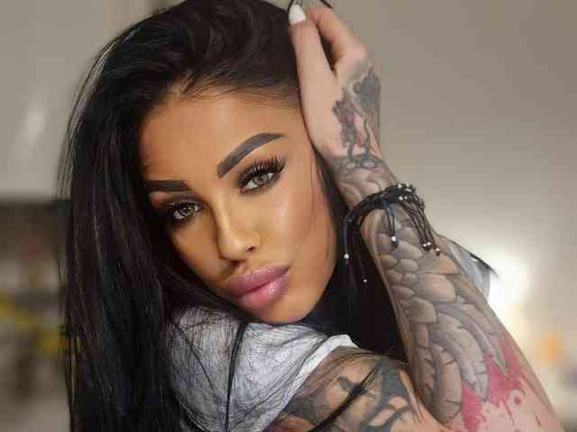 AnyssyaHot