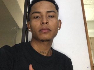 I Am A Brunette And I Am From Medellín