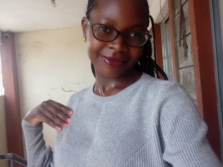 Petitehotgirl