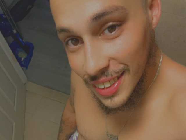 Yourwhiteboy32