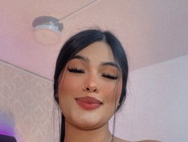 Watch ThianaGrayy live on cam on BongaCams