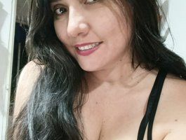Watch Jennifernixon12 live on cam on BongaCams