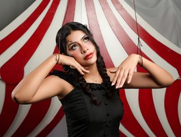 CurlyDani webcam model