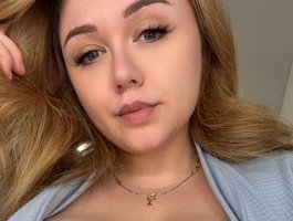 Watch CosmicAngel live on cam on BongaCams