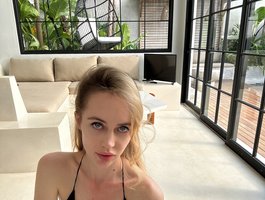 Watch MsAlyona live on cam on BongaCams