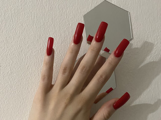 nails