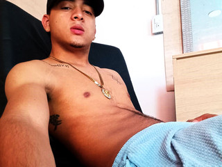 Sexy, mysterious and dangerous 🖤