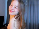 Kristigroune (18, White Cam Girl) performing squirt.