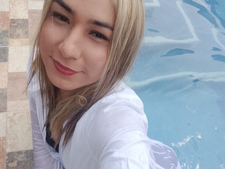 I'm hot let's go to the pool