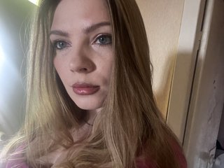 I'm 27 Years Old, People Call Me Vick-Elsie! I'm A Camwhoring Sexy Honey
