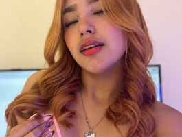 alahiaadams webcam model