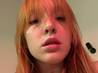 💜Stares at you💜