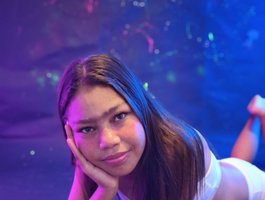 Watch Sweetfreckles live on cam on BongaCams